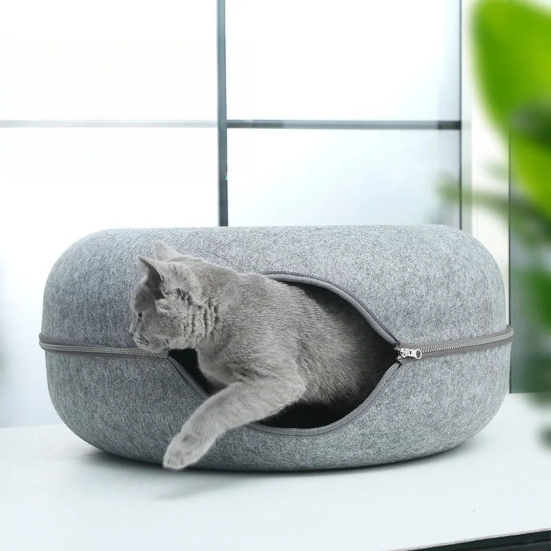 2023 New Design Solid Pattern Cat Tunnel Bed Washable Indoor Pet Cave Bed with Accessories Donut Cat Cave Tunnel